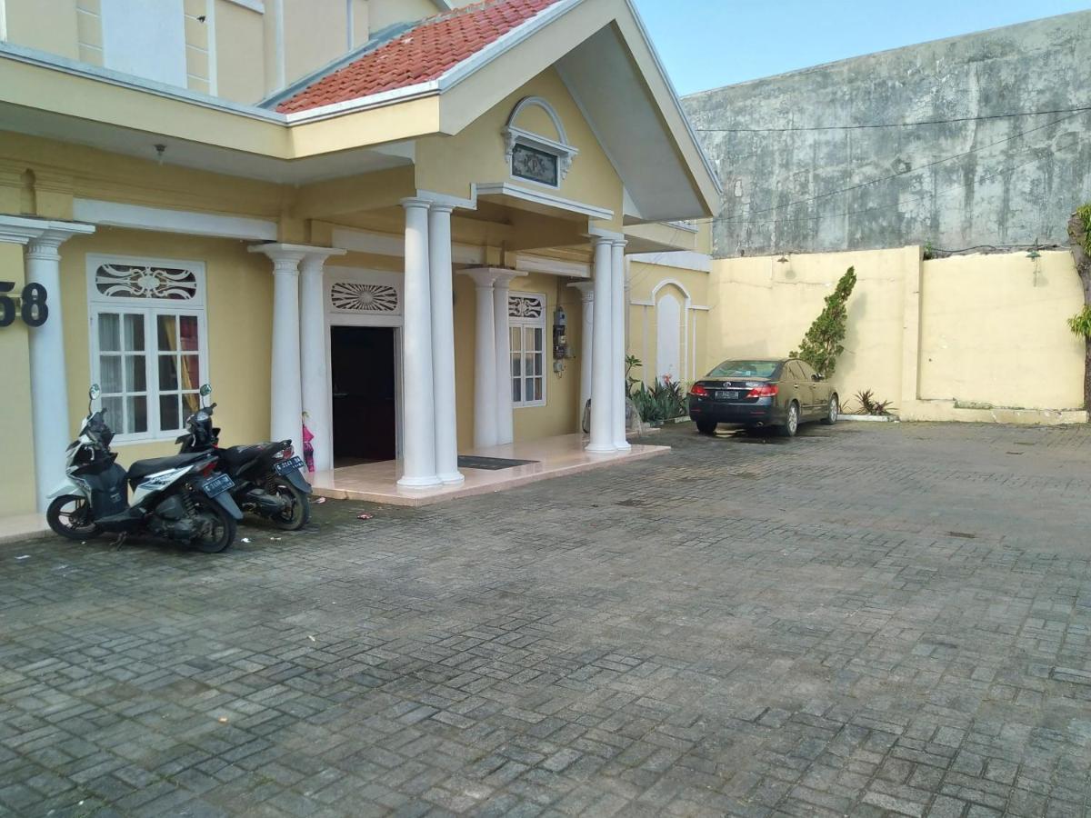 Hotel Pekalongan Syariah Mitra Reddoorz Eksteriør bilde